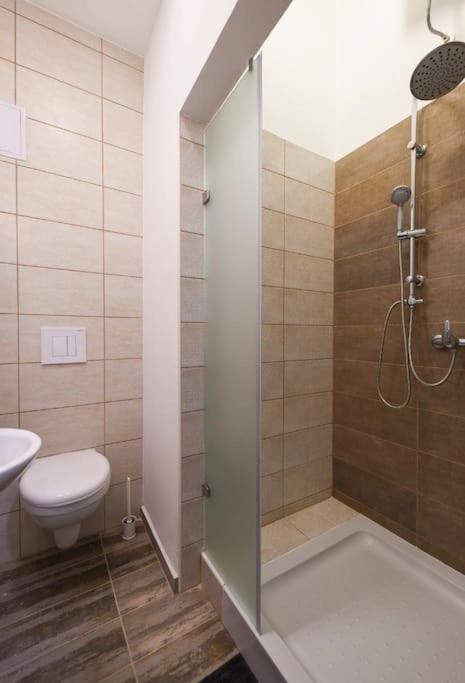 1 Bedroom Flat In Nyar Str., Central Budapest Luaran gambar